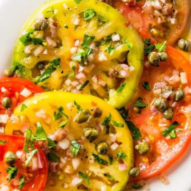 Salade de tomates aux câpres